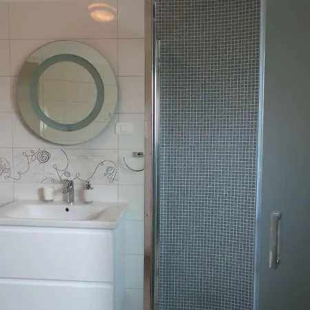 Lägenhet In Stinjan/istrien 38084