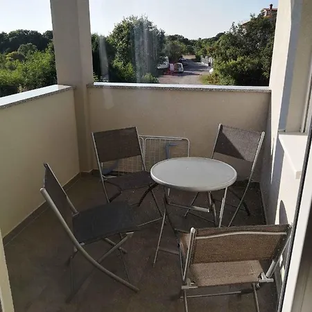 Lägenhet In Stinjan/istrien 38084